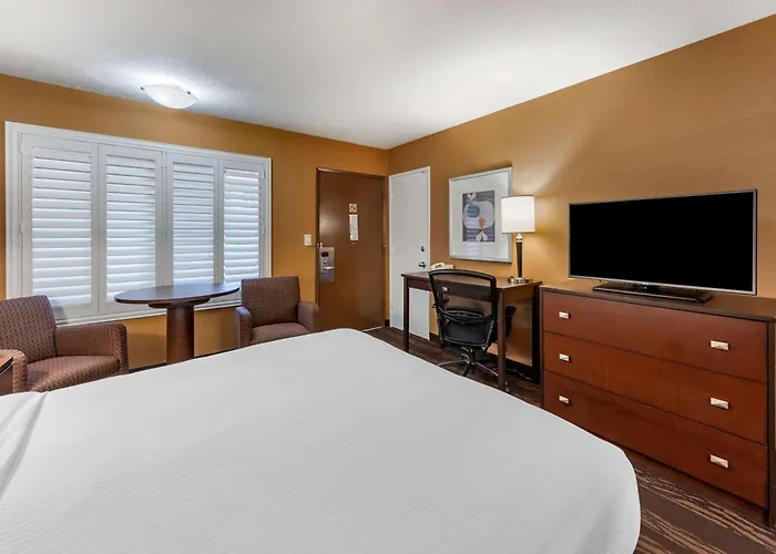 Best Western Plus Stovall\'S Inn